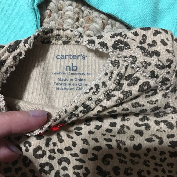 Lot of 4 Carter’s newborn bodysuits - Picture 5 of 5